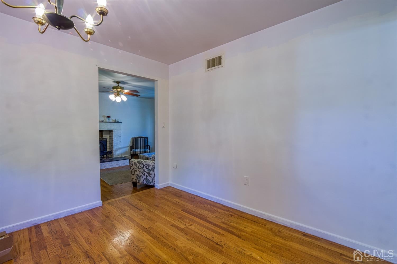 303 Friendship Road Cranbury, NJ 08512 - Photo 25 of 31 Gallery Image 25