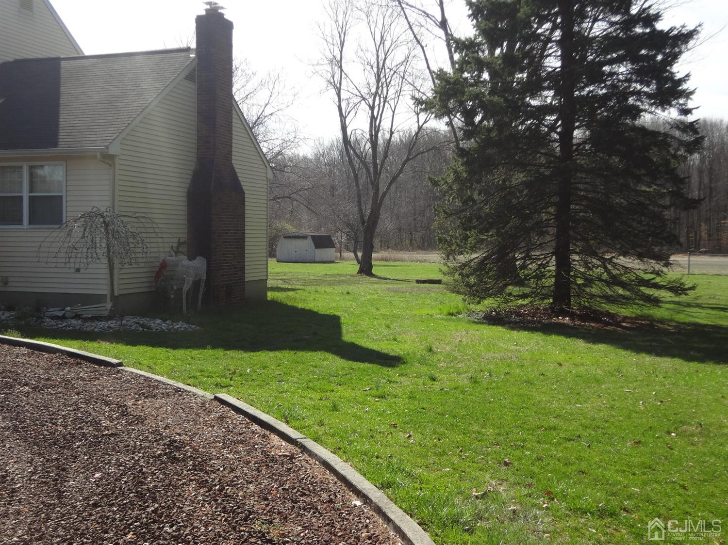 303 Friendship Road Cranbury, NJ 08512 - Photo 4 of 31 Gallery Image 4