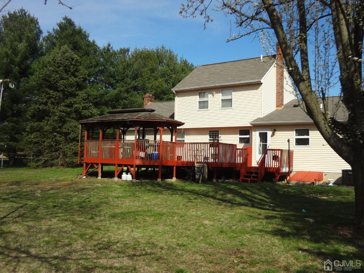 303 Friendship Road Cranbury, NJ 08512 - Photo 8 of 31 Gallery Image 8