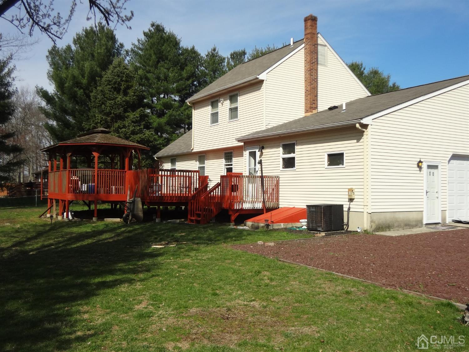 303 Friendship Road Cranbury, NJ 08512 - Photo 10 of 31 Gallery Image 10