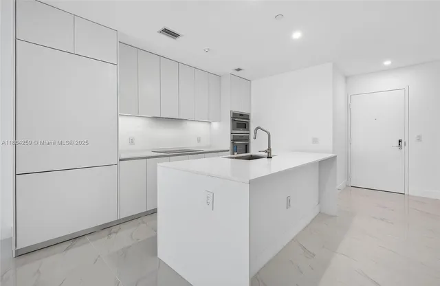 $1,894,999 | 700 Northeast 24th Street, Unit 2606, Miami, FL 33137