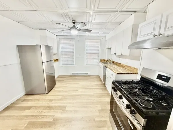 $2,950 | 2 Baldwin Place, Unit 1R, Boston, MA 02113