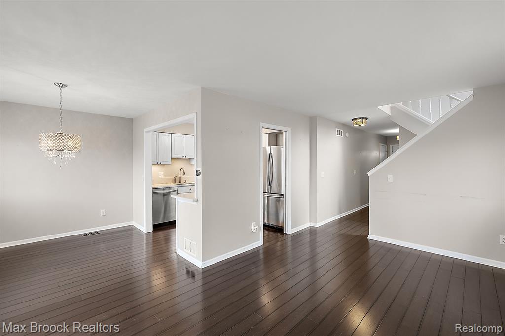 18674 West 13 Mile Road Beverly Hills, MI 48025 - Photo 8 of 33