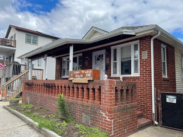 $3,450 | 32 Florida Street, Long Beach, NY 11561