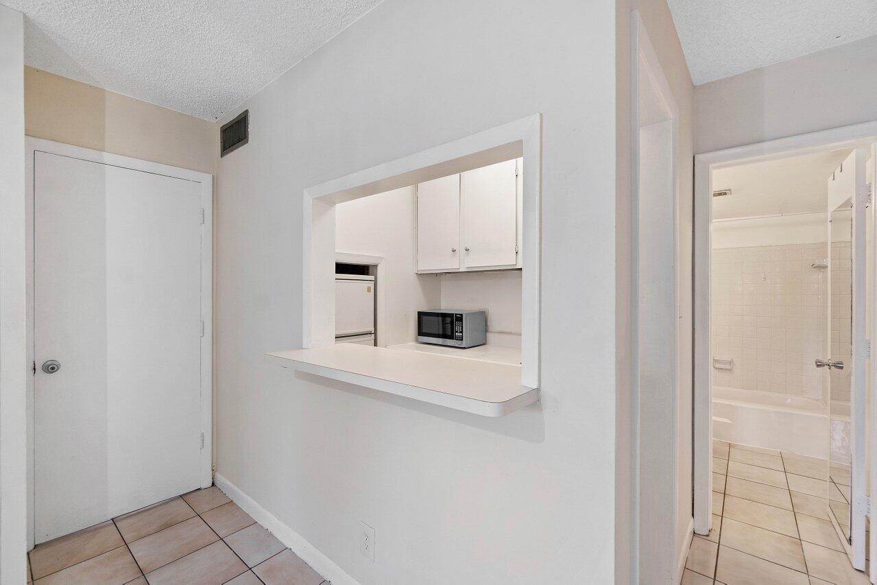 701 Pine Drive, Unit 210 Pompano Beach, FL 33060 - Photo 14 of 20