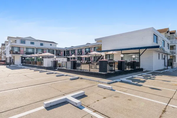 $289,000 | 2101 Surf Avenue, Unit 103, North Wildwood, NJ 08260