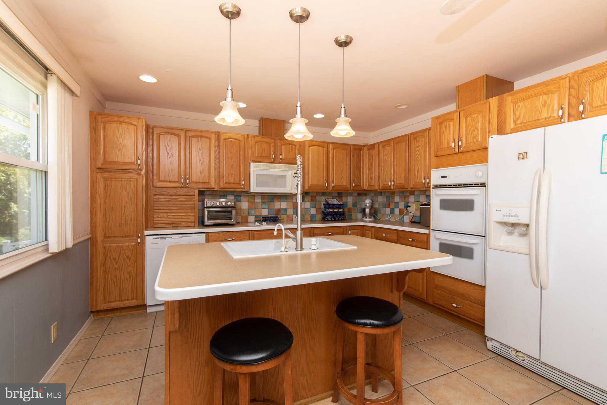 25 Bryant Road Turnersville, NJ 08012 - Photo 13 of 51 Eat-In Kitchen