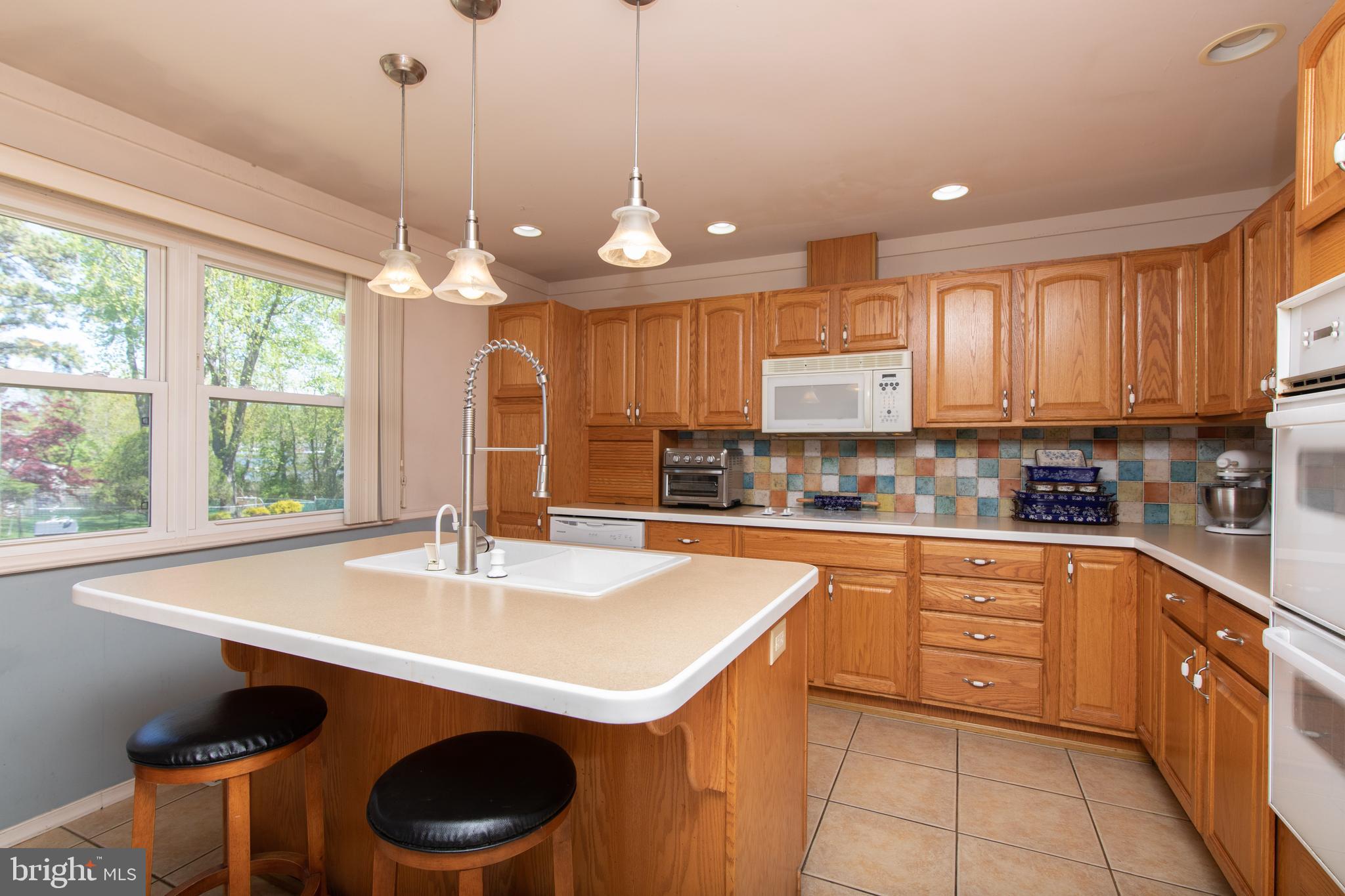 25 Bryant Road Turnersville, NJ 08012 - Photo 14 of 51 Eat-In Kitchen