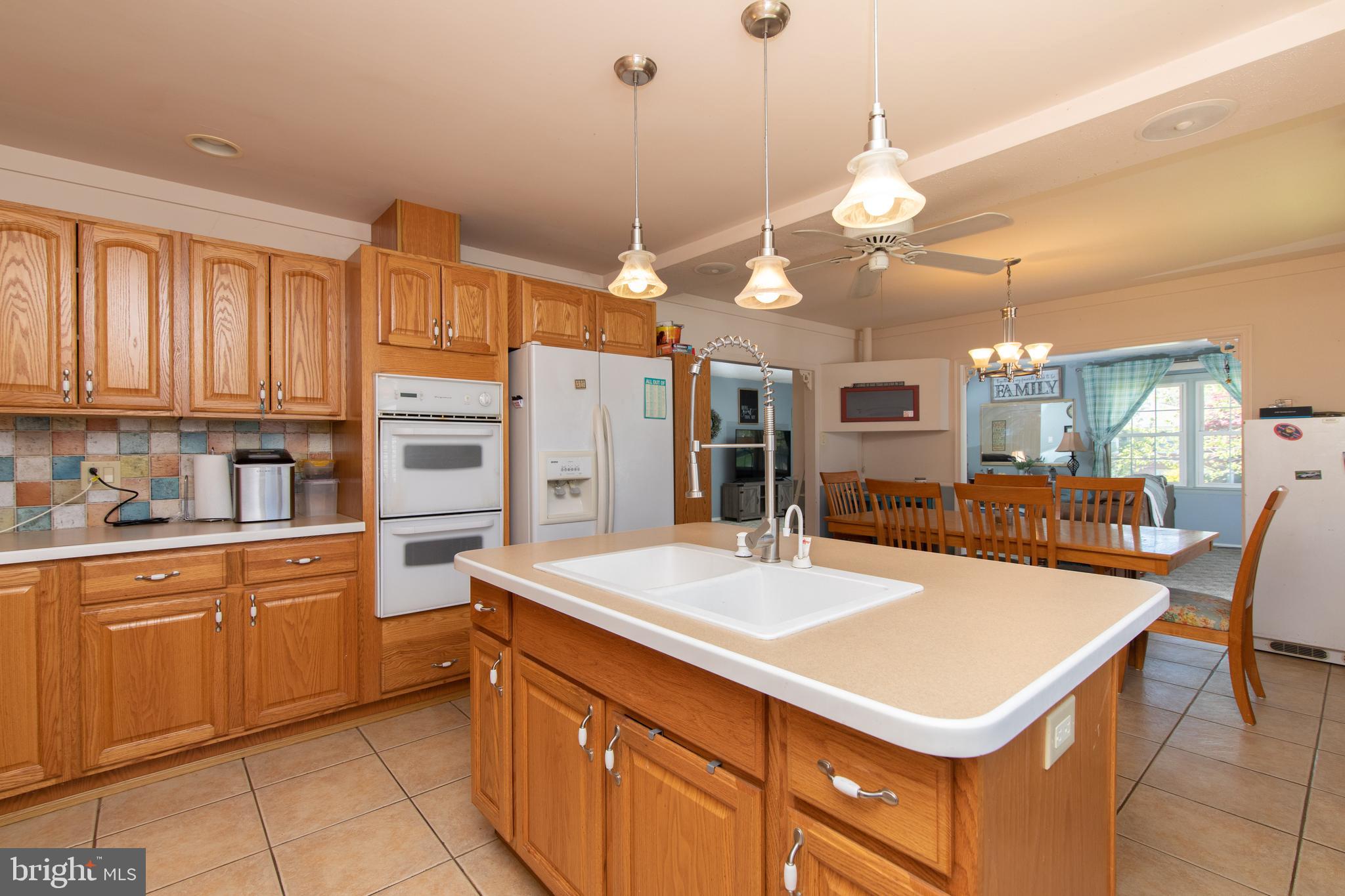 25 Bryant Road Turnersville, NJ 08012 - Photo 16 of 51 Eat-In Kitchen