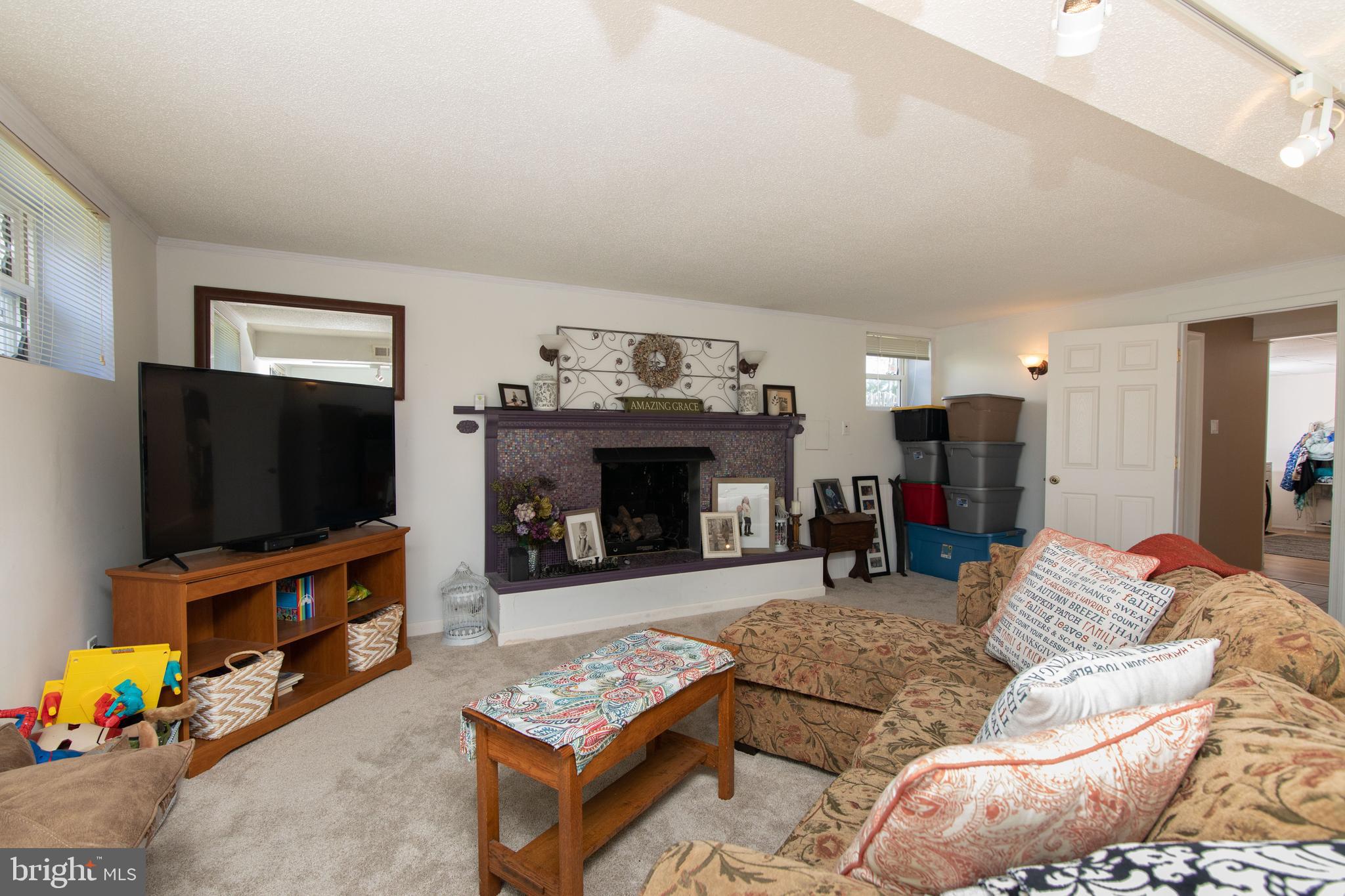 25 Bryant Road Turnersville, NJ 08012 - Photo 31 of 51 Family Room