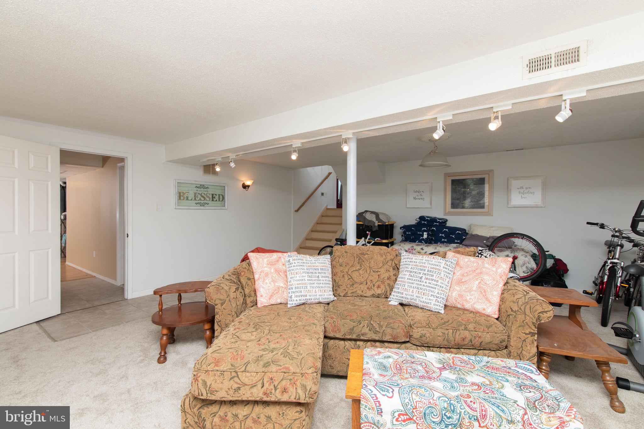 25 Bryant Road Turnersville, NJ 08012 - Photo 33 of 51 Family Room