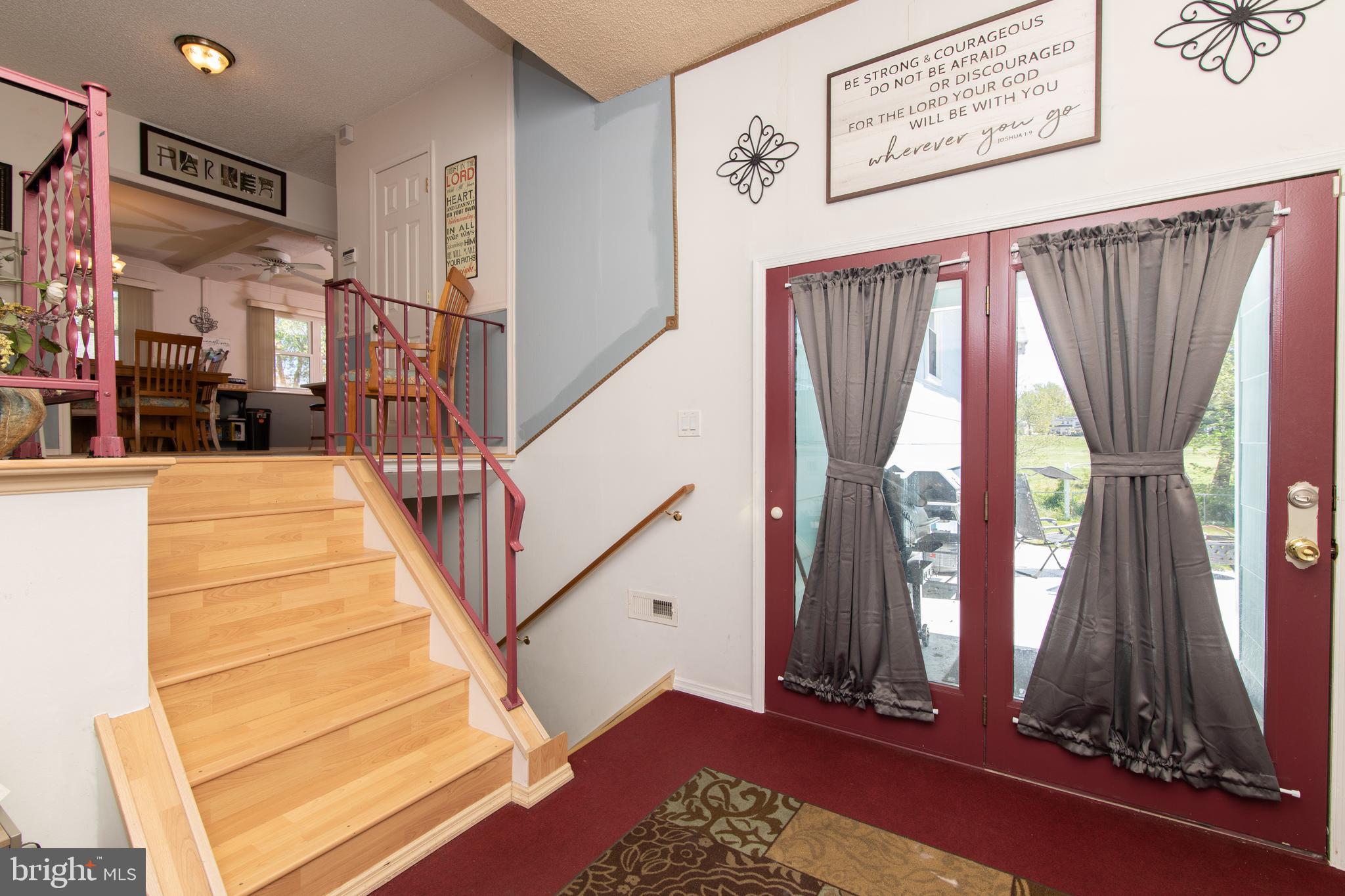 25 Bryant Road Turnersville, NJ 08012 - Photo 5 of 51 Foyer