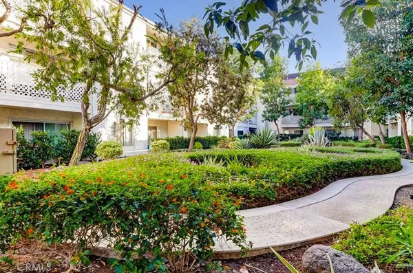 $419,900 | 3565 Linden Avenue, Unit 255, Long Beach, CA 90807
