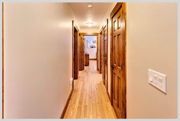 $649,900 | 8 Country Lane, Hebron, NH 03241