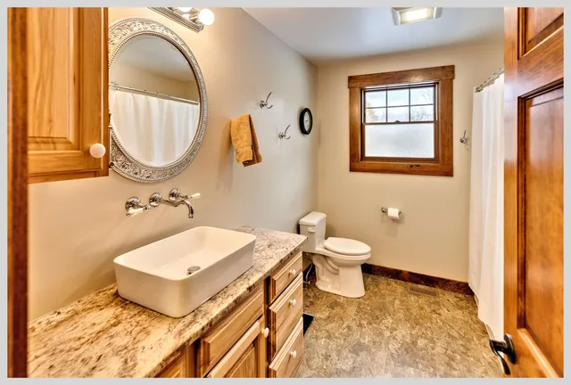 $649,900 | 8 Country Lane, Hebron, NH 03241