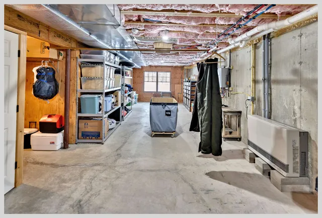 $649,900 | 8 Country Lane, Hebron, NH 03241