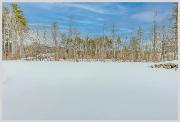 $649,900 | 8 Country Lane, Hebron, NH 03241