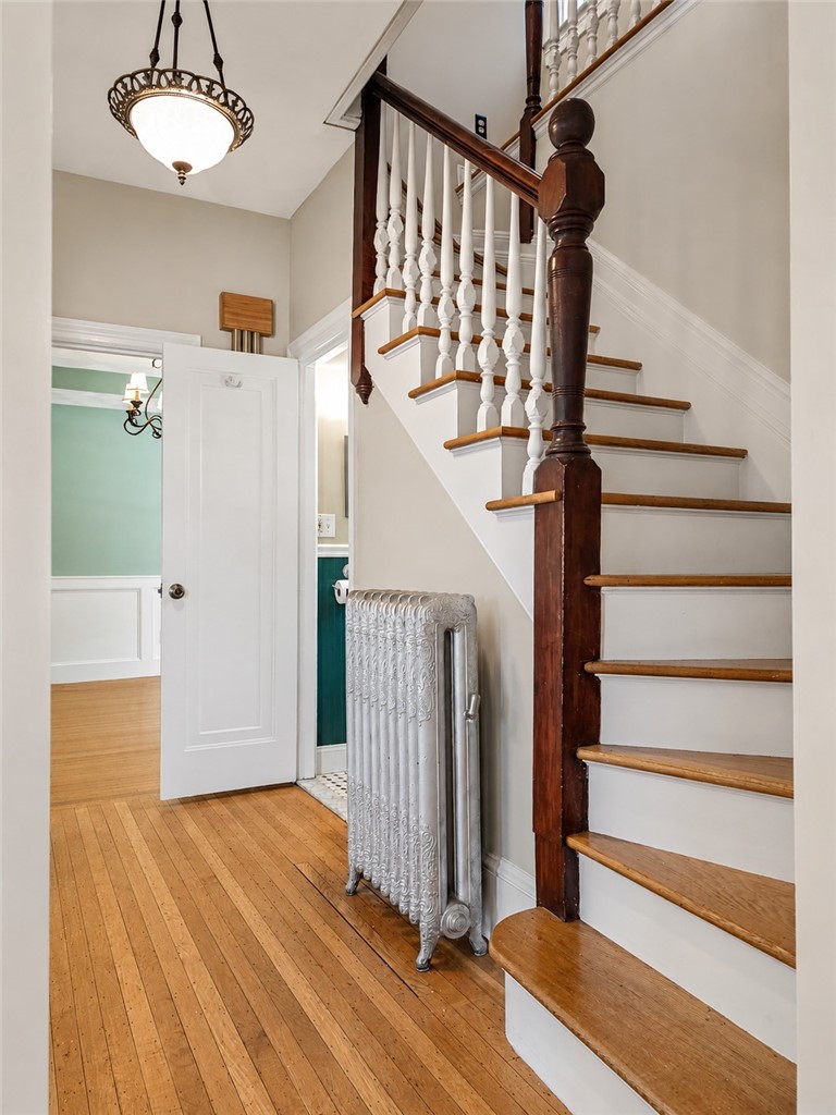 225 Hunts Avenue Pawtucket, RI 02861 - Photo 18 of 35