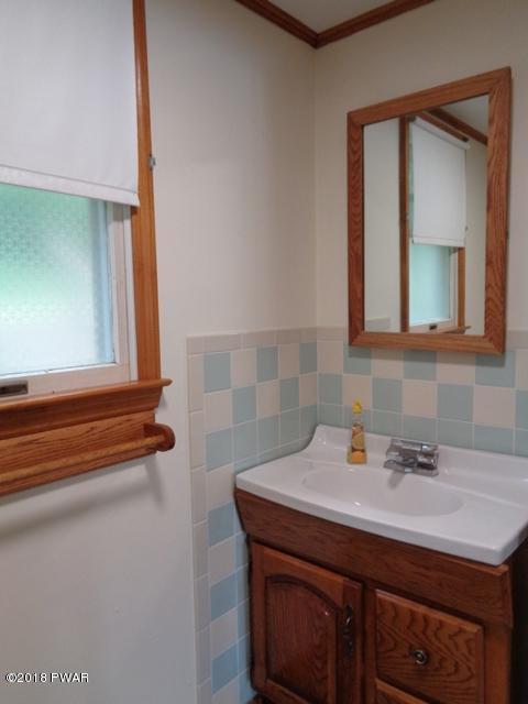207 Silkmans Road Lake Ariel, PA 18436 - Photo 34 of 39 Full Bath Alt View