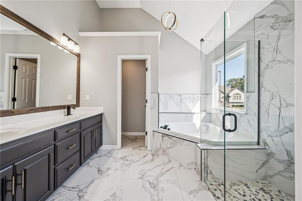 1515 Fox Run Lane Raymore, MO 64083 - Photo 24 of 37