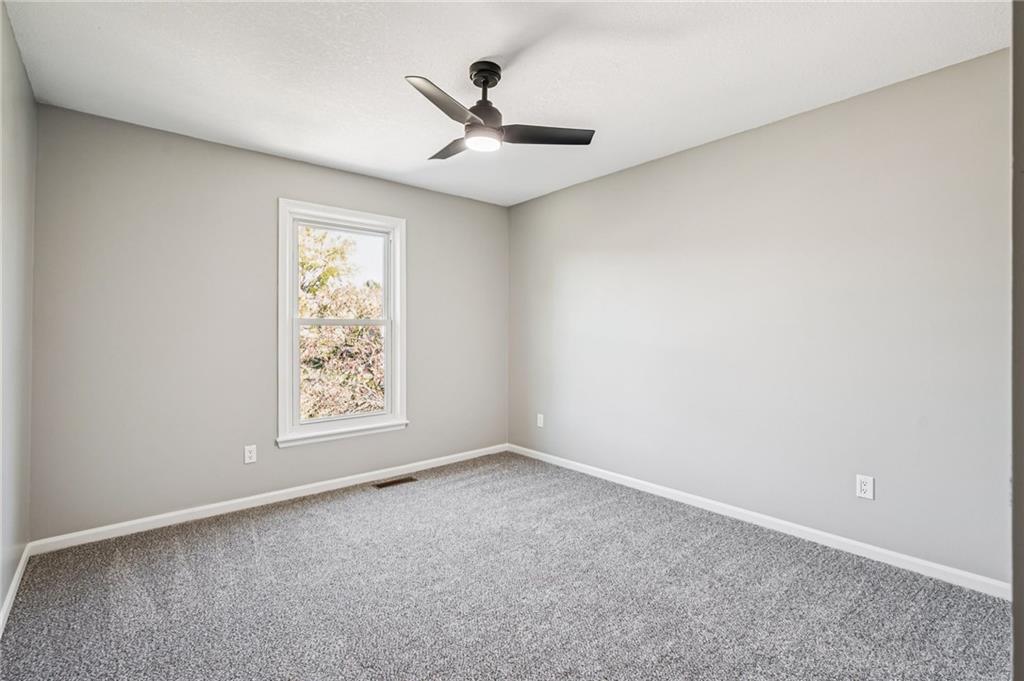 1515 Fox Run Lane Raymore, MO 64083 - Photo 32 of 37