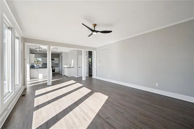 $429,900 | 1515 Fox Run Lane, Raymore, MO 64083