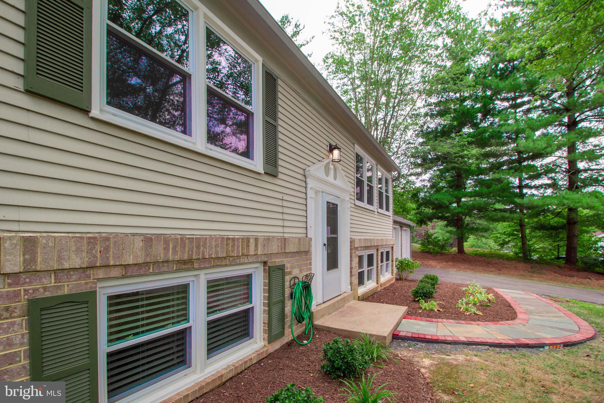 1805 Cranberry Lane Reston, VA 20191 - Photo 2 of 14