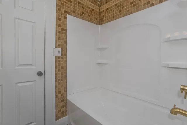 $259,900 | 566 Broadway Street, Chicopee, MA 01020