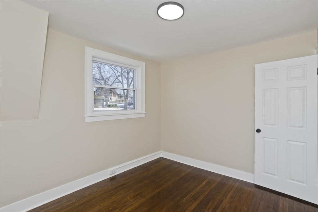 566 Broadway Street Chicopee, MA 01020 - Photo 26 of 40