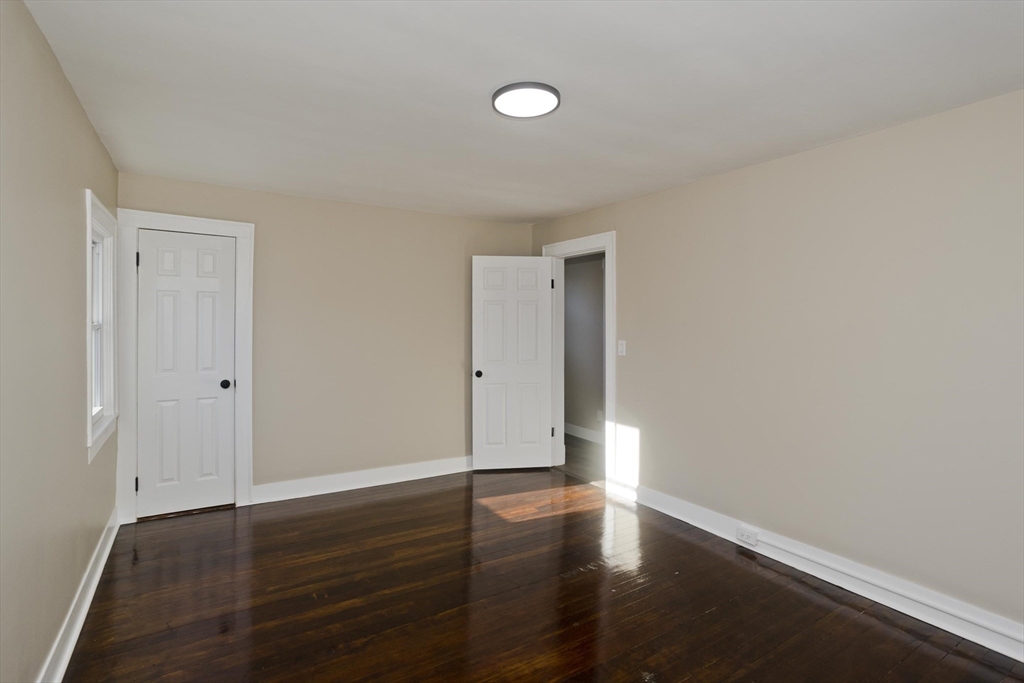 566 Broadway Street Chicopee, MA 01020 - Photo 32 of 40