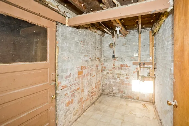 $259,900 | 566 Broadway Street, Chicopee, MA 01020