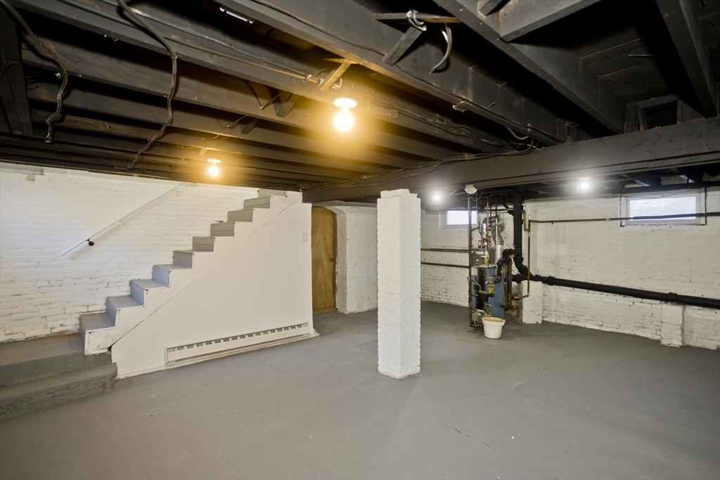 566 Broadway Street Chicopee, MA 01020 - Photo 39 of 40