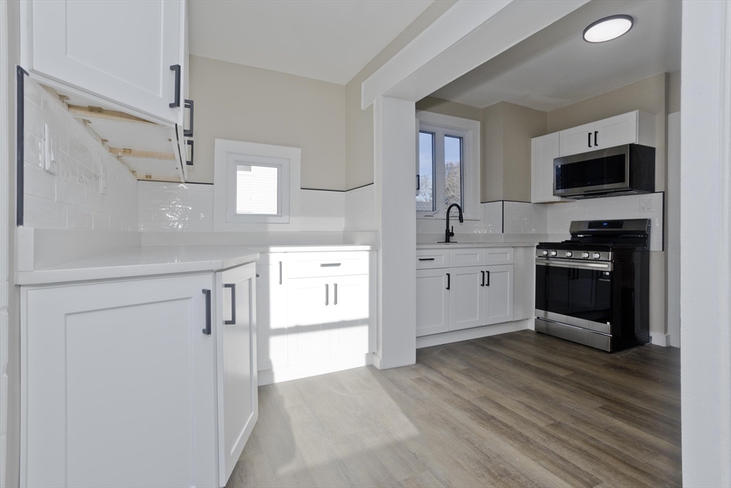 566 Broadway Street Chicopee, MA 01020 - Photo 9 of 40