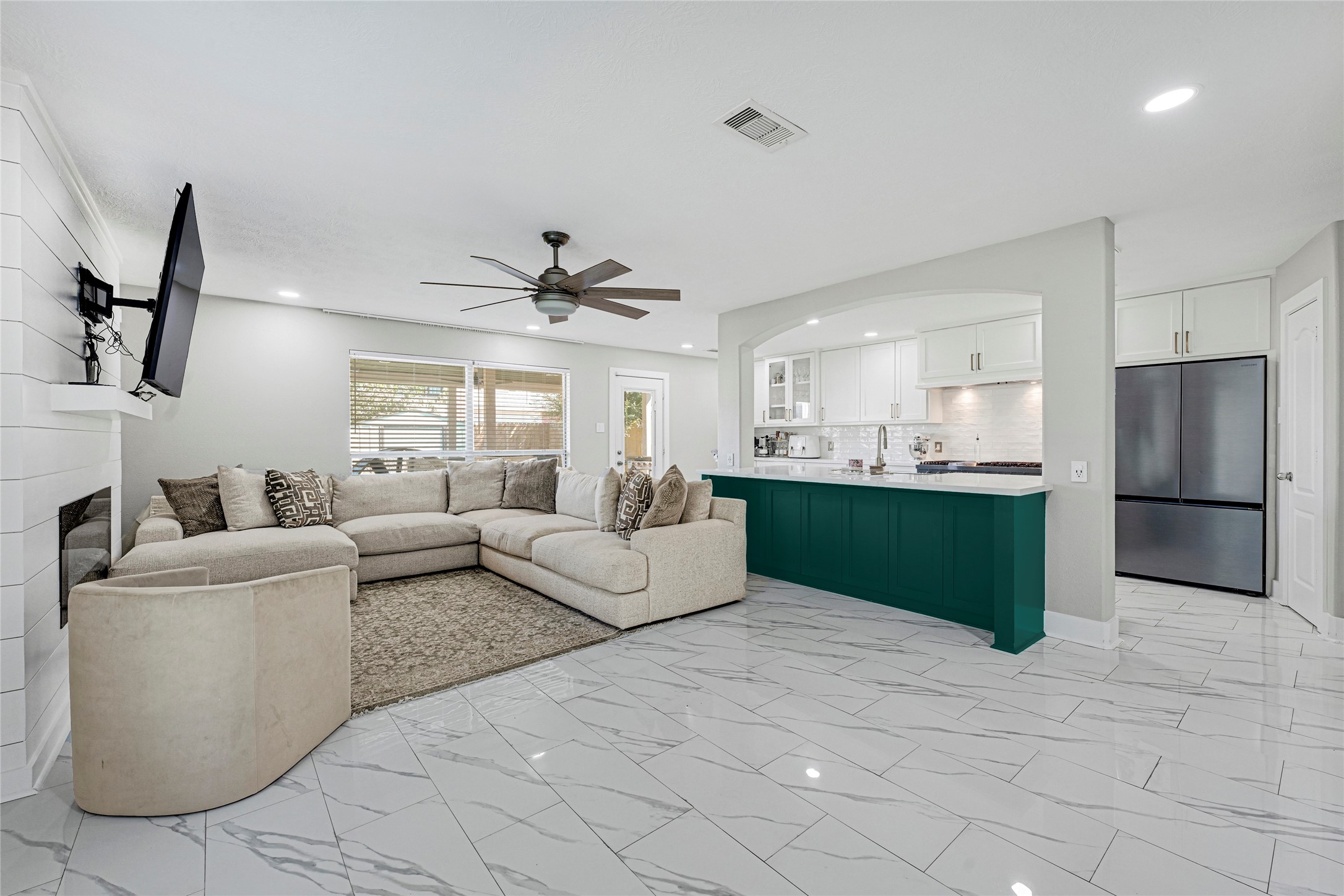 13603 Rural Oak Street Houston, TX 77034 - Photo 8 of 26