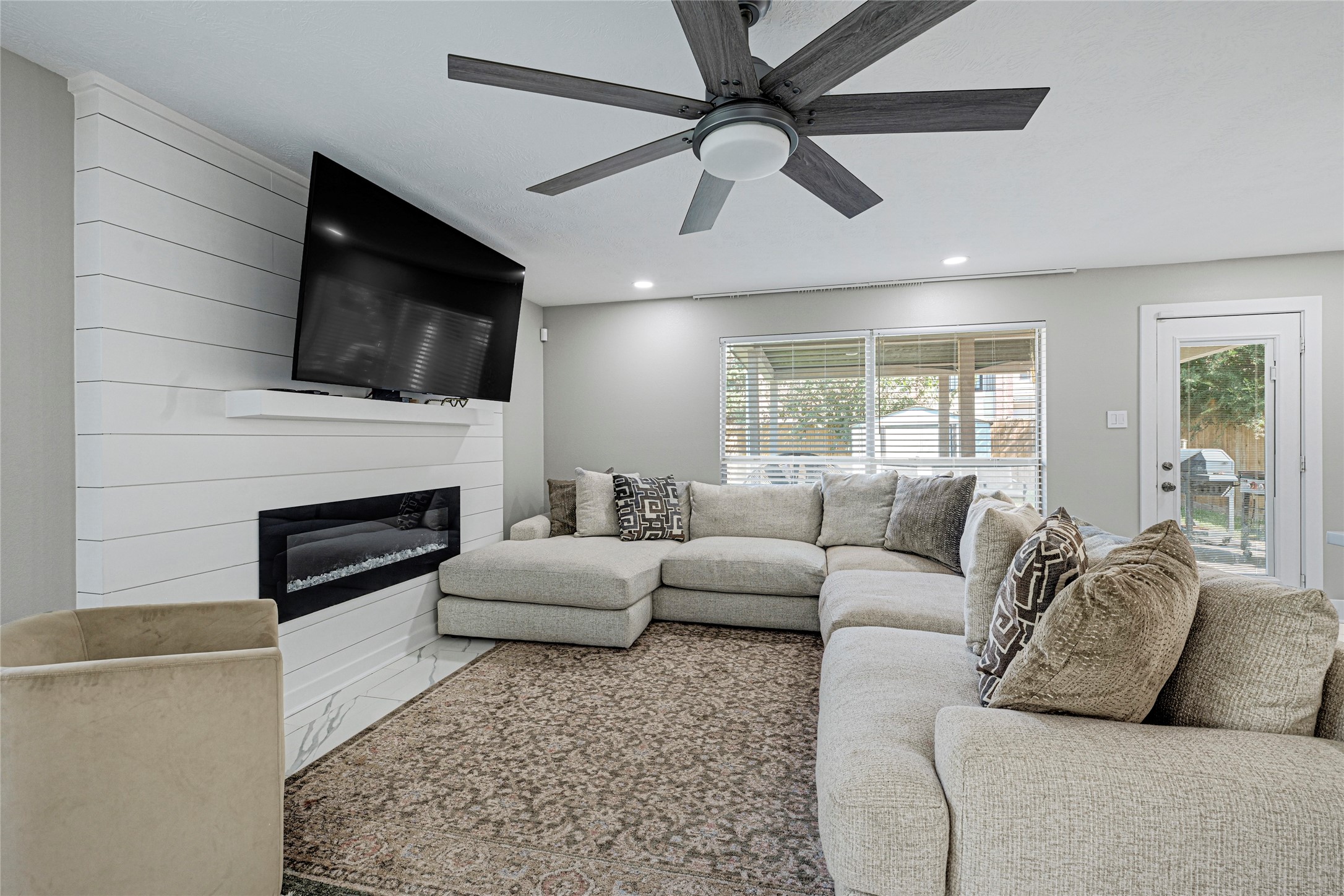 13603 Rural Oak Street Houston, TX 77034 - Photo 9 of 26