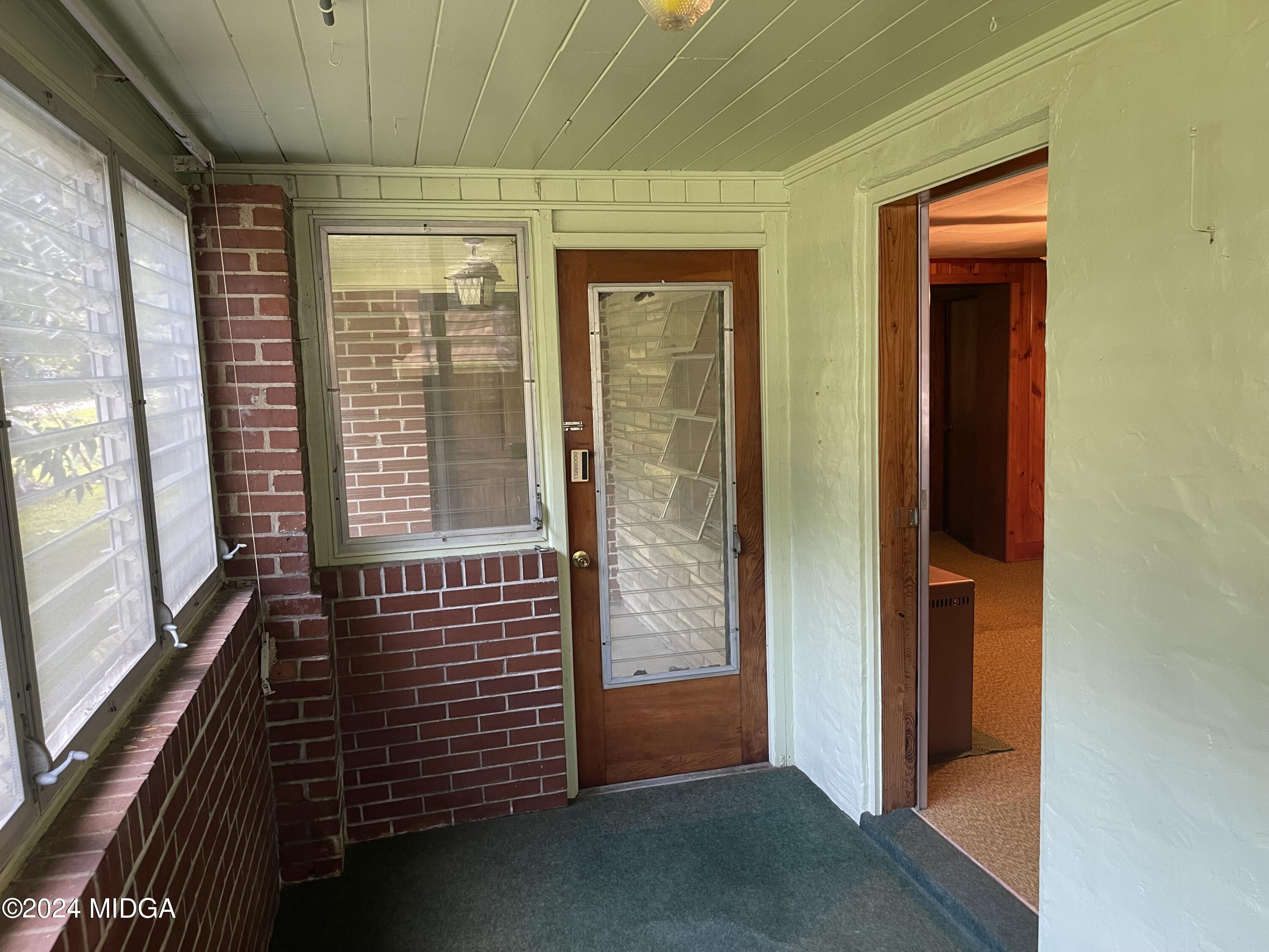 3721 South Walden Road Macon, GA 31216 - Photo 18 of 36 Front porch 1