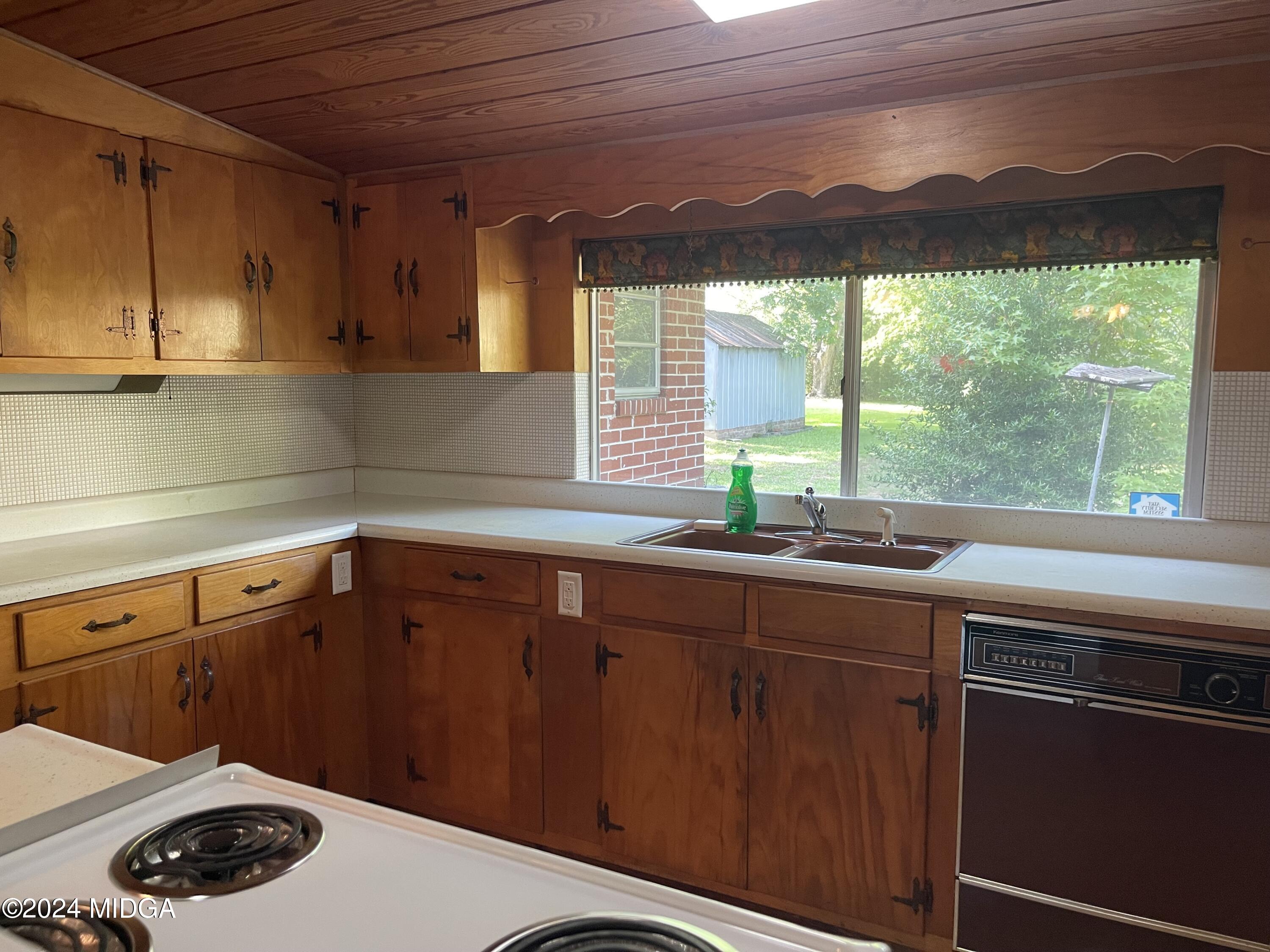 3721 South Walden Road Macon, GA 31216 - Photo 20 of 36 Kitchen 1
