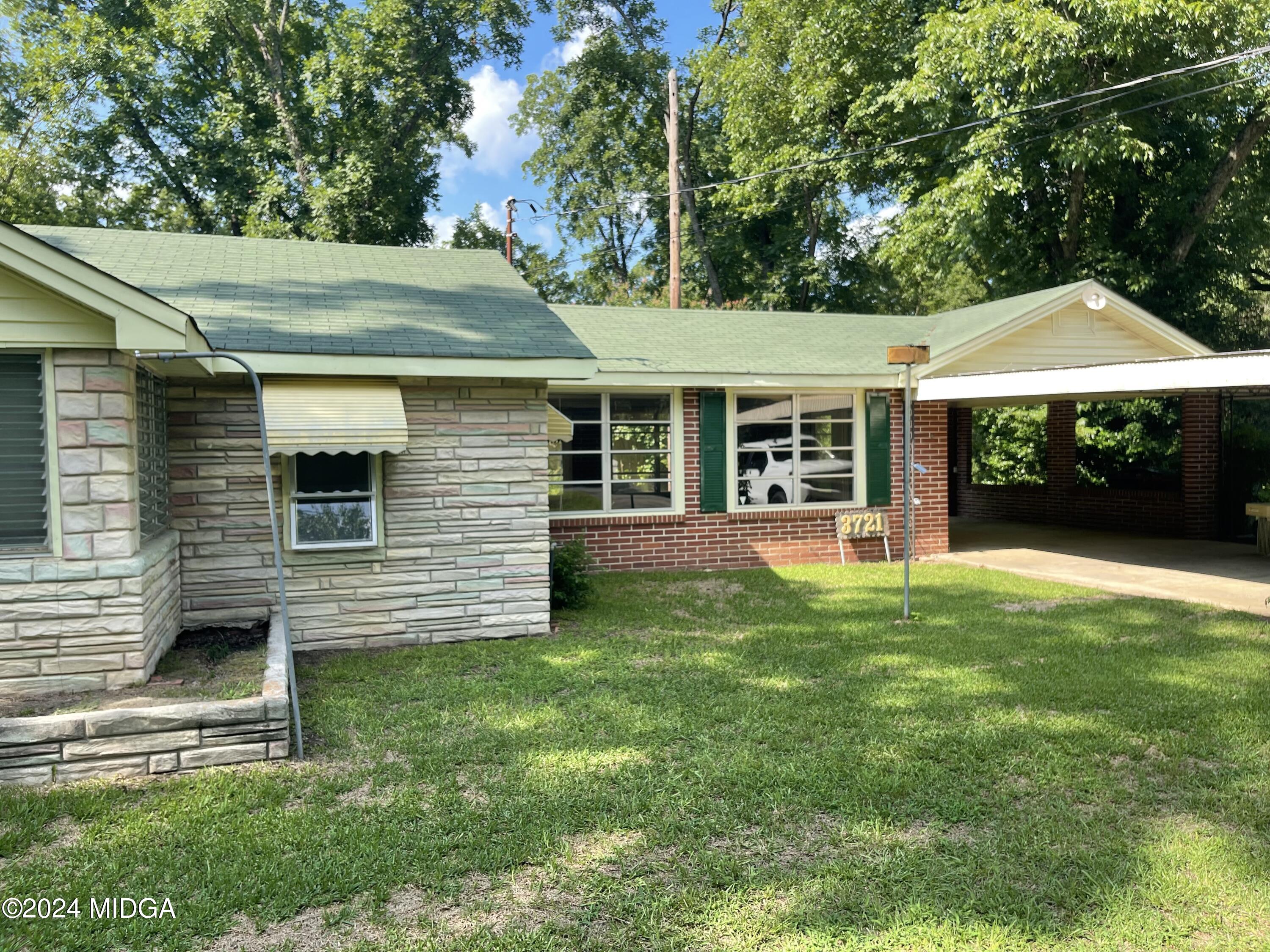 3721 South Walden Road Macon, GA 31216 - Photo 2 of 36 Front right of house 2