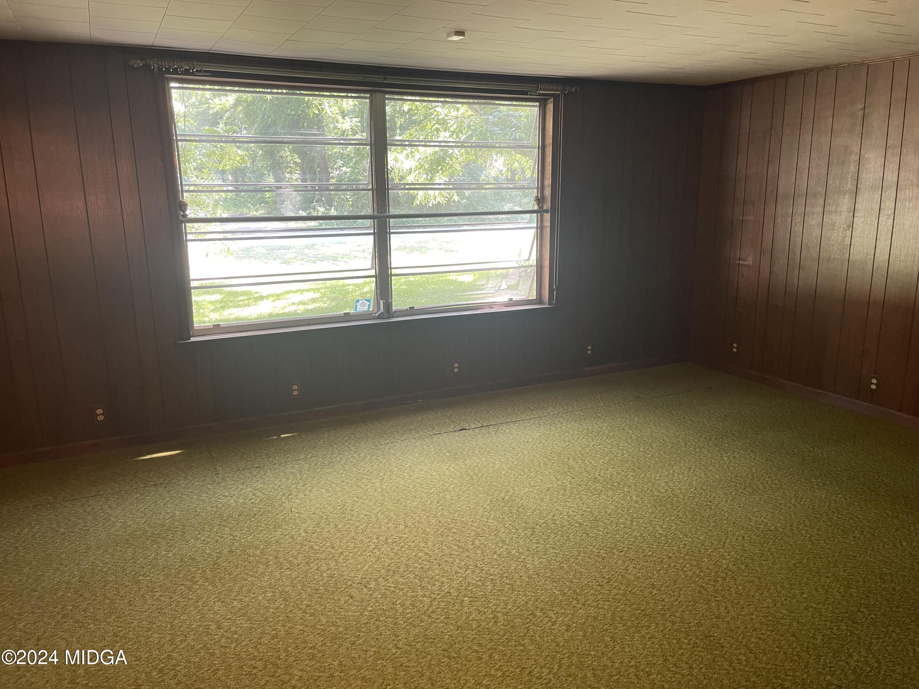 3721 South Walden Road Macon, GA 31216 - Photo 23 of 36 Living room