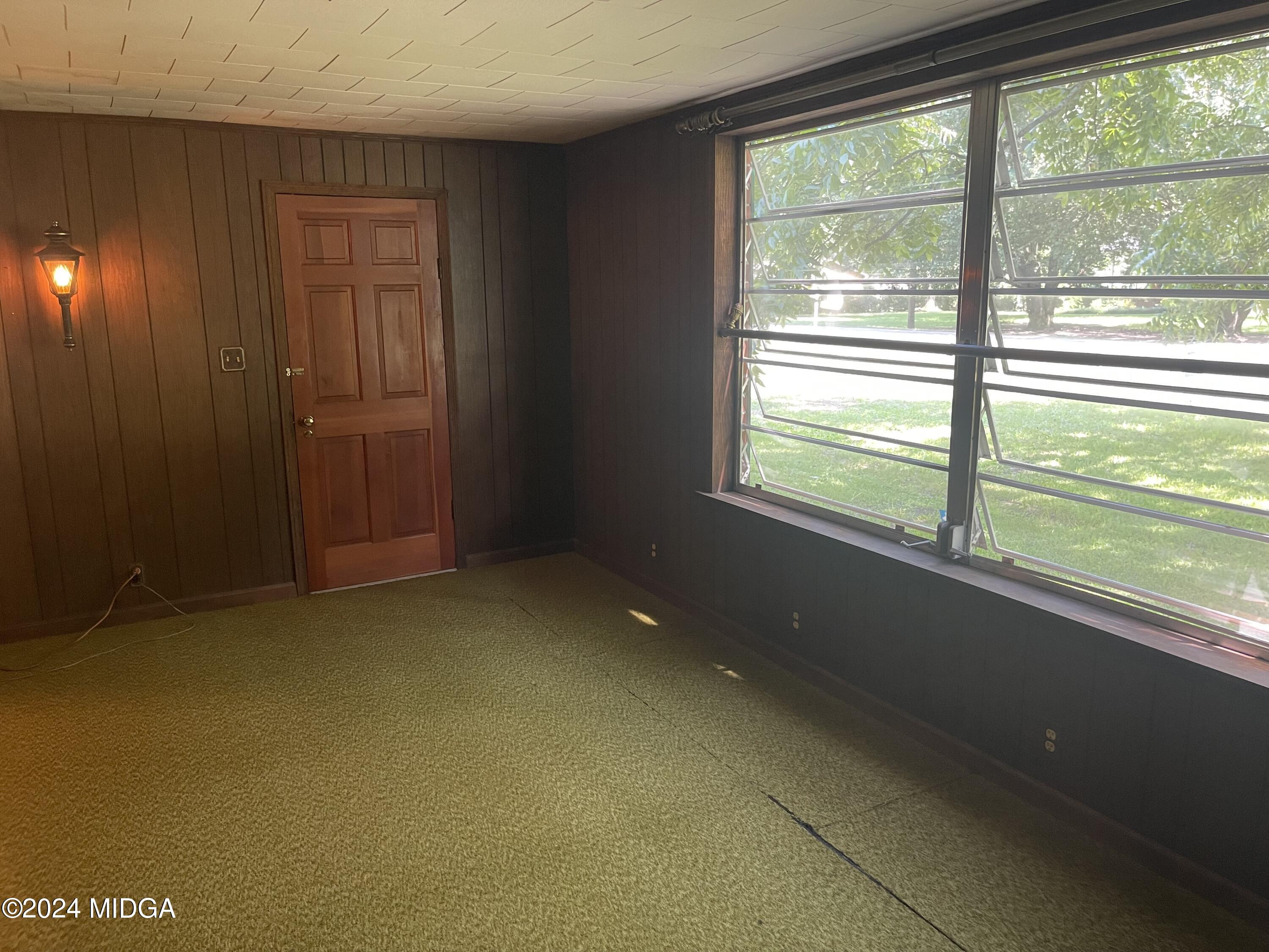 3721 South Walden Road Macon, GA 31216 - Photo 25 of 36 Living room 3