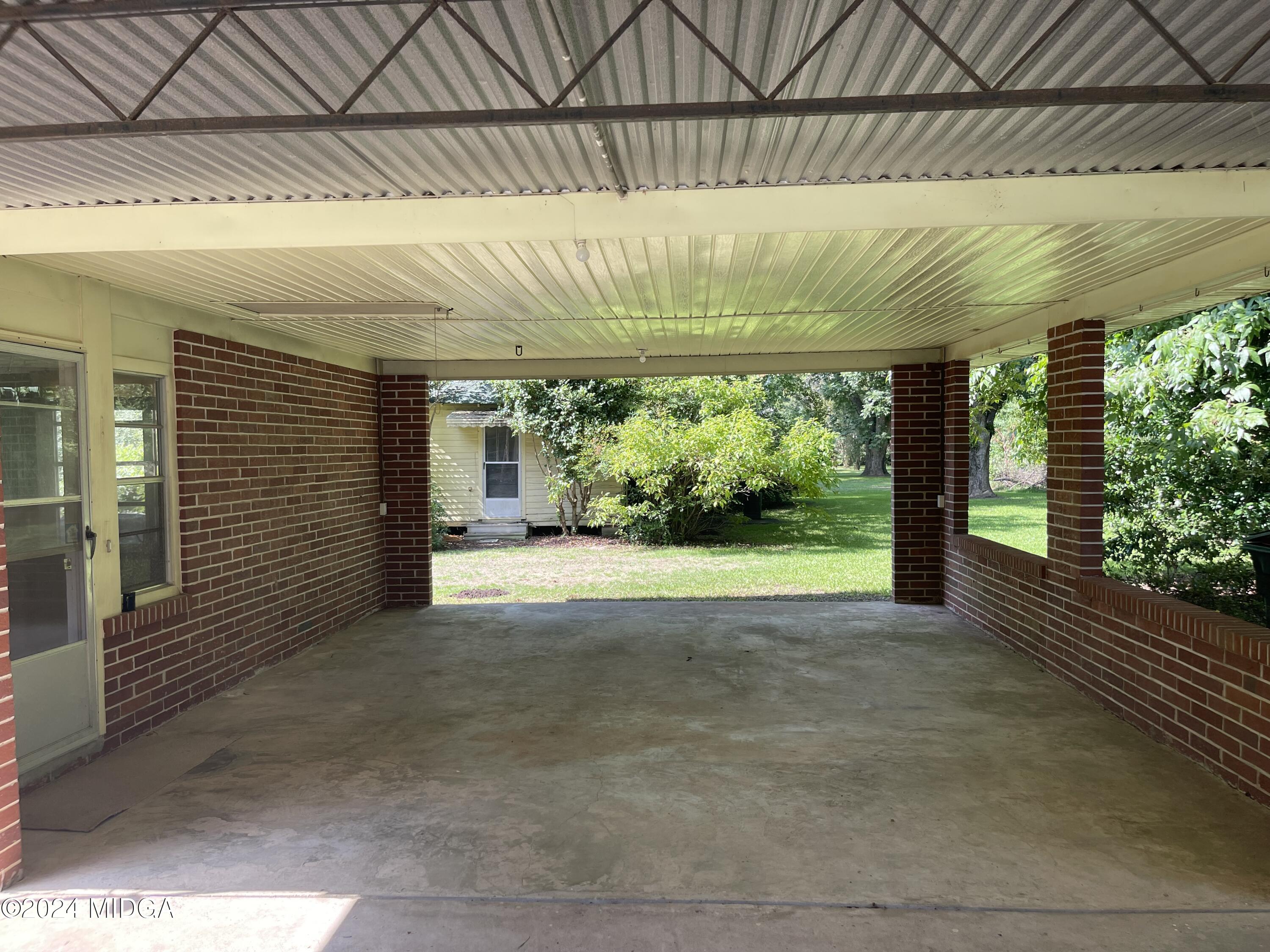 3721 South Walden Road Macon, GA 31216 - Photo 35 of 36 Carport