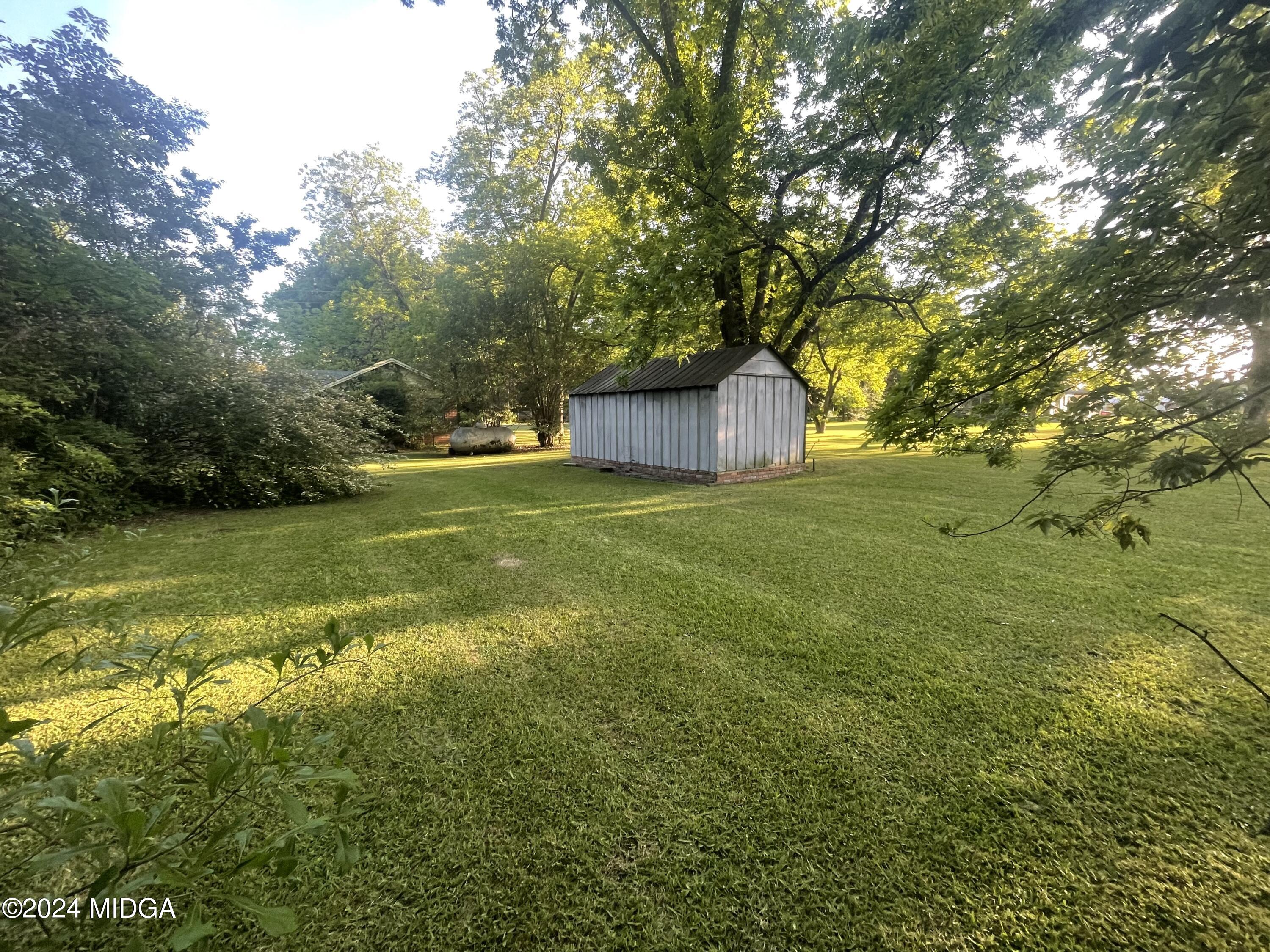3721 South Walden Road Macon, GA 31216 - Photo 36 of 36 Workshop and yard