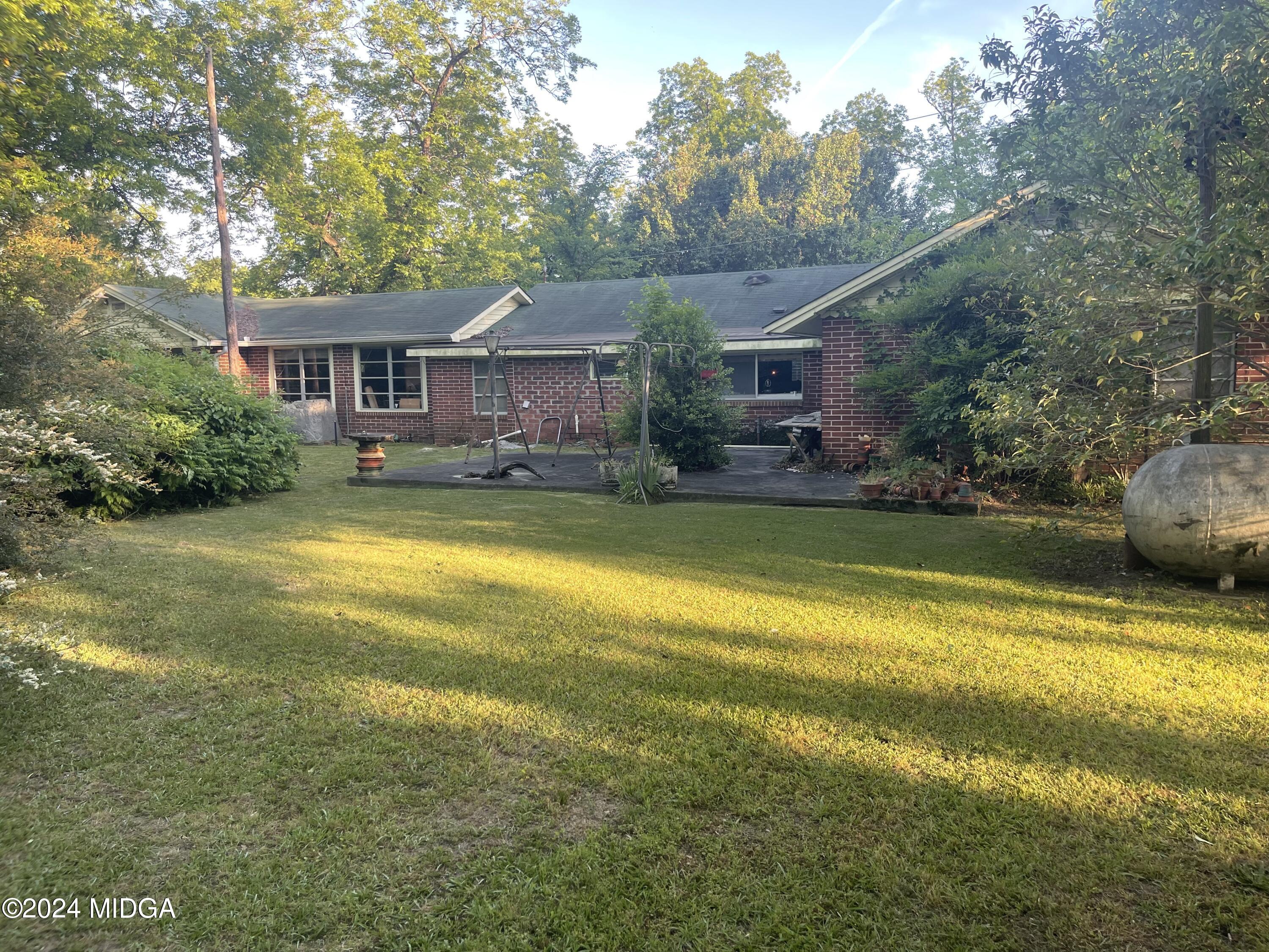 3721 South Walden Road Macon, GA 31216 - Photo 6 of 36 Back of house 2