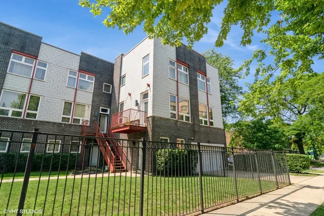 $425,000 | 6201 South Drexel Avenue, Chicago, IL 60637