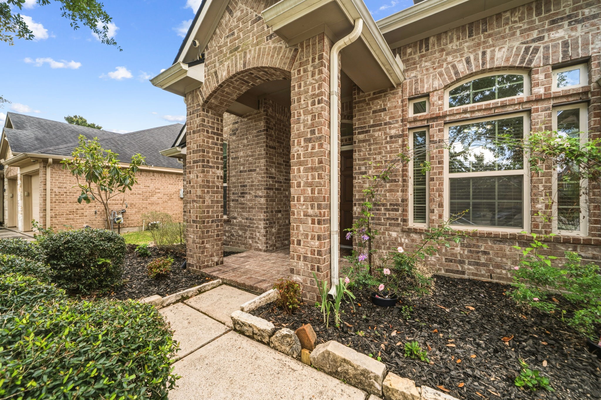 15919 Walnut Shores Drive Houston, TX 77044 - Photo 4 of 36