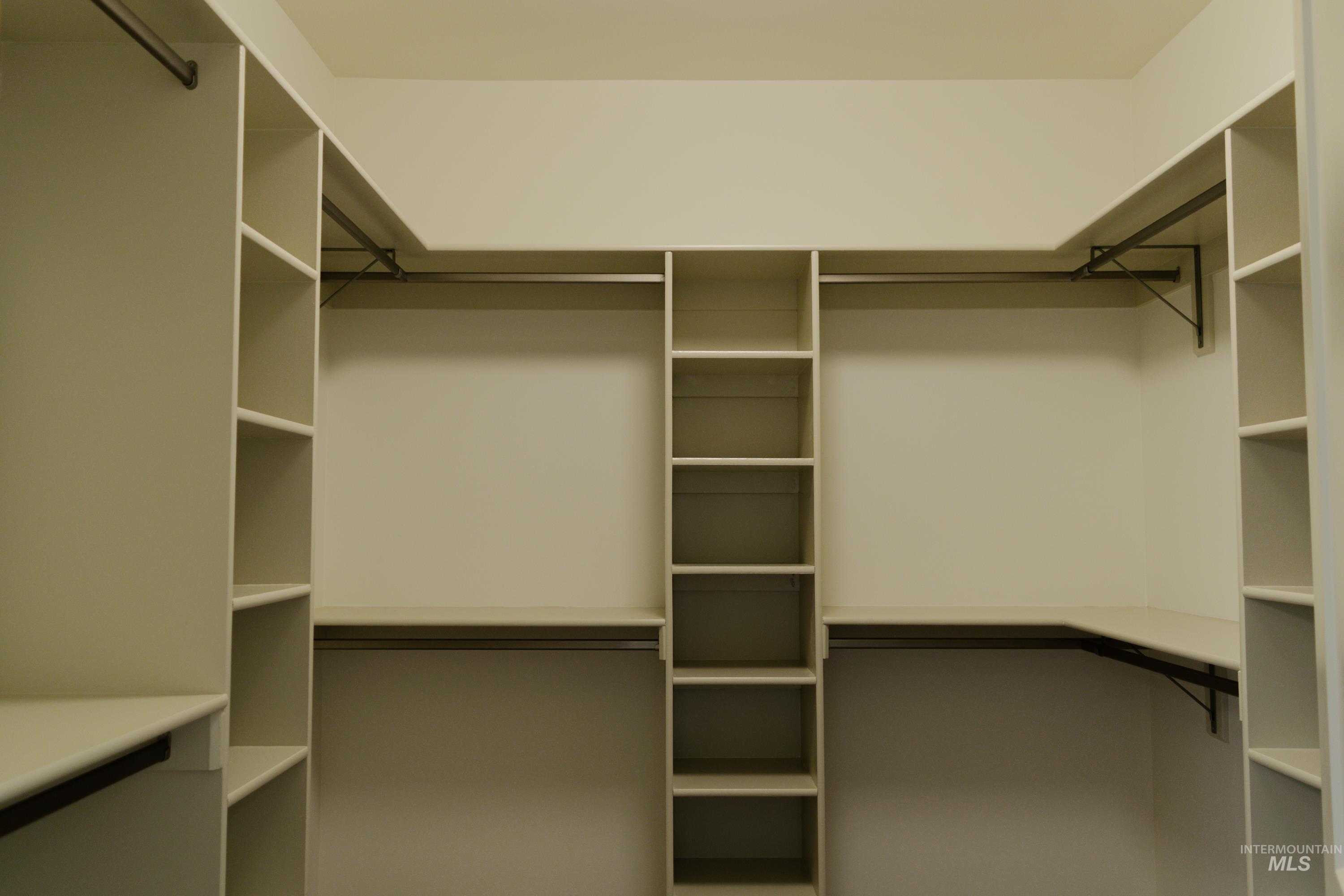 1560 Slonaker, Unit ONYX Moscow, ID 83843 - Photo 22 of 49 View of spacious closet