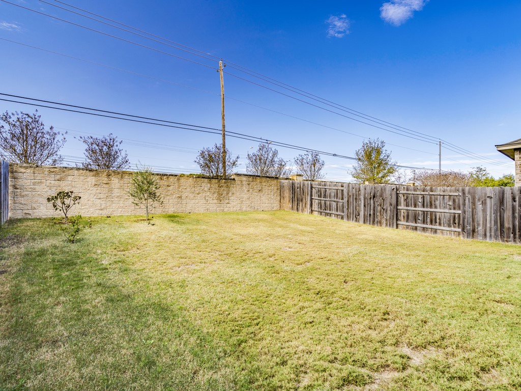 9500 Hunter Lane Austin, TX 78748 - Photo 22 of 25 a view of a indoor swimming pool