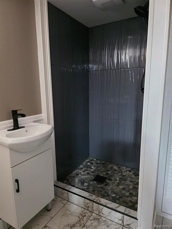 29571 Kelly Road Roseville, MI 48066 - Photo 21 of 27