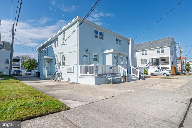 $275,000 | 9411 Monmouth Avenue, Margate City, NJ 08402