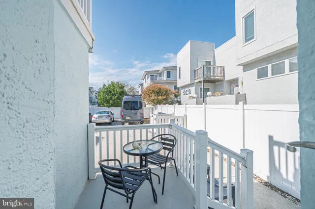 $275,000 | 9411 Monmouth Avenue, Margate City, NJ 08402